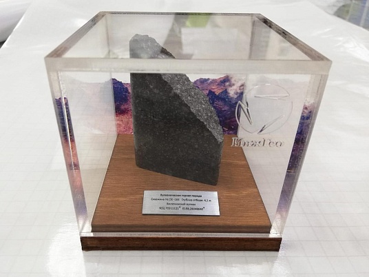 Короб из оргстекла