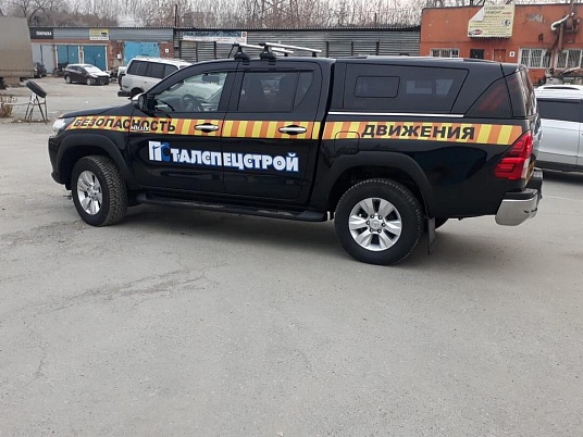 Оклейка машины сопровождения